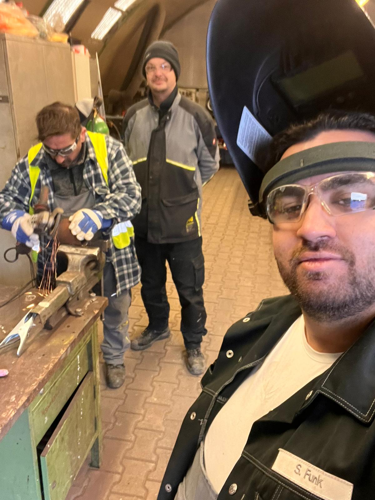 Teamarbeit in der Werkstatt